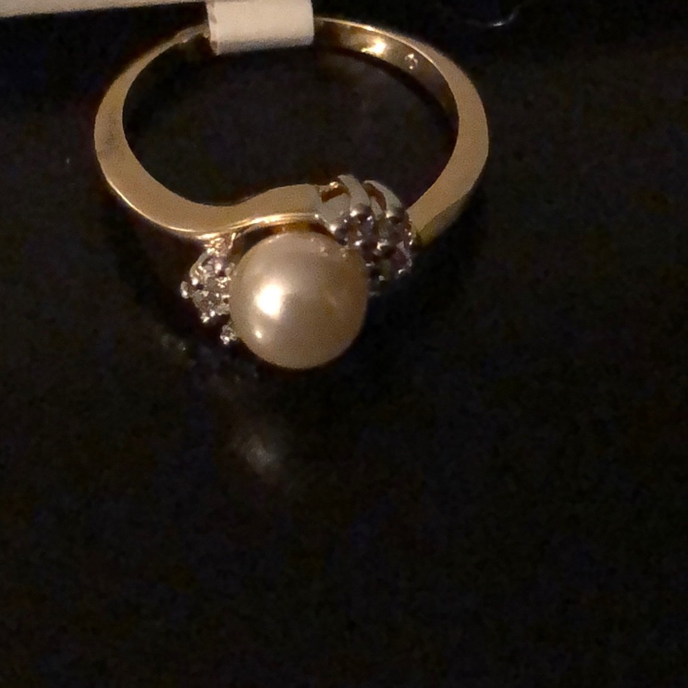 Premier Design faux pearl ring ***NWT***
